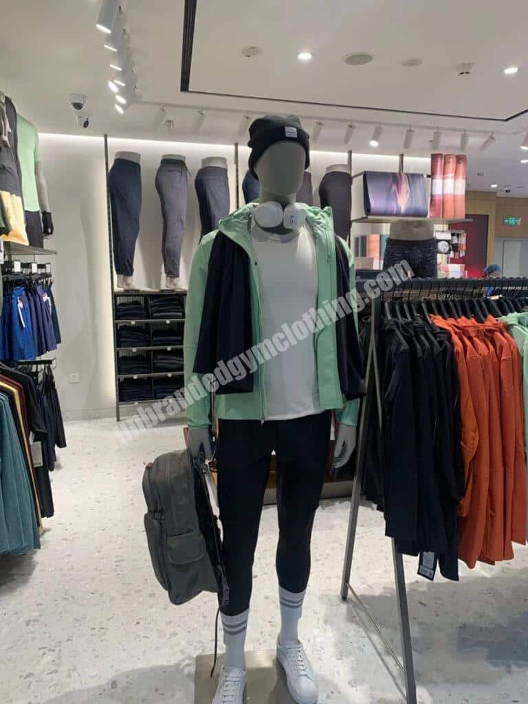 can guys wear leggings in public